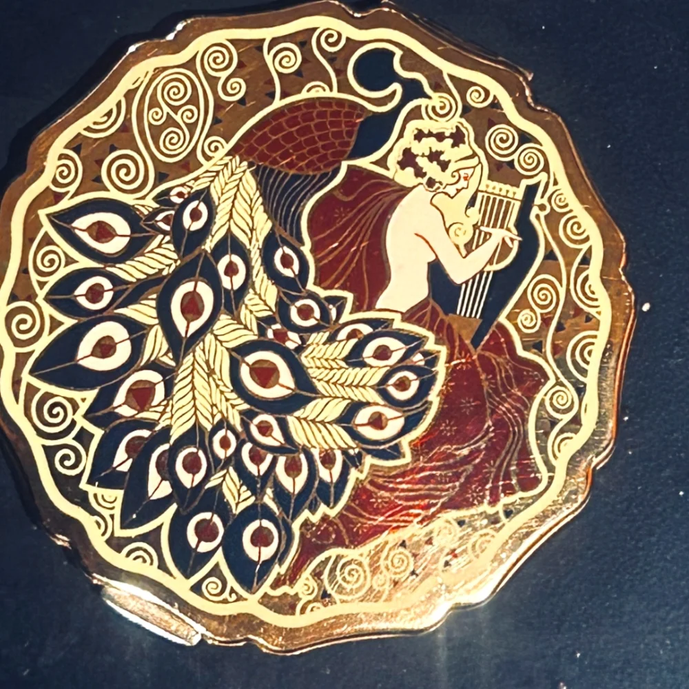 Makeup/Powder Compact Mirror - Picture 1 of 8